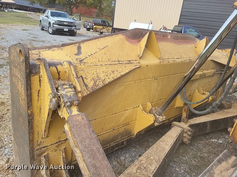 image for item DO4700 2004 Caterpillar D6R XW Series II  dozer