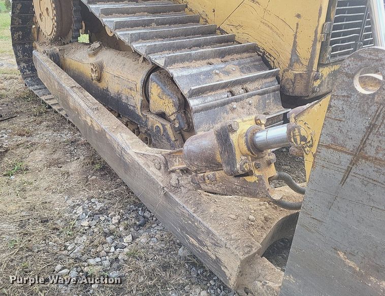 image for item DO4700 2004 Caterpillar D6R XW Series II  dozer
