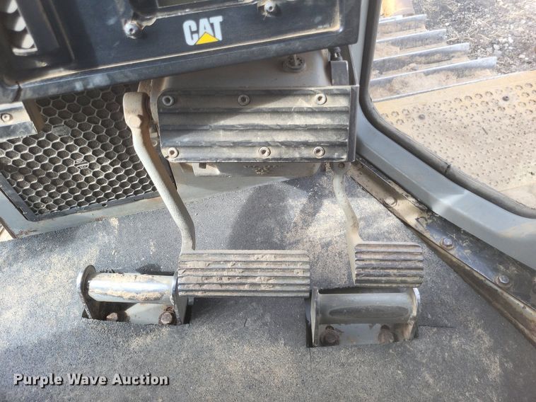 image for item DO4700 2004 Caterpillar D6R XW Series II  dozer