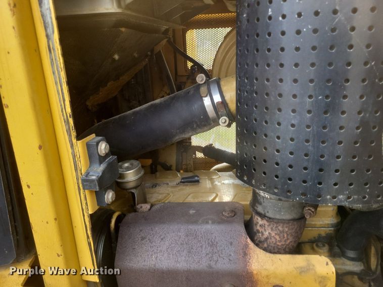 image for item DO4700 2004 Caterpillar D6R XW Series II  dozer