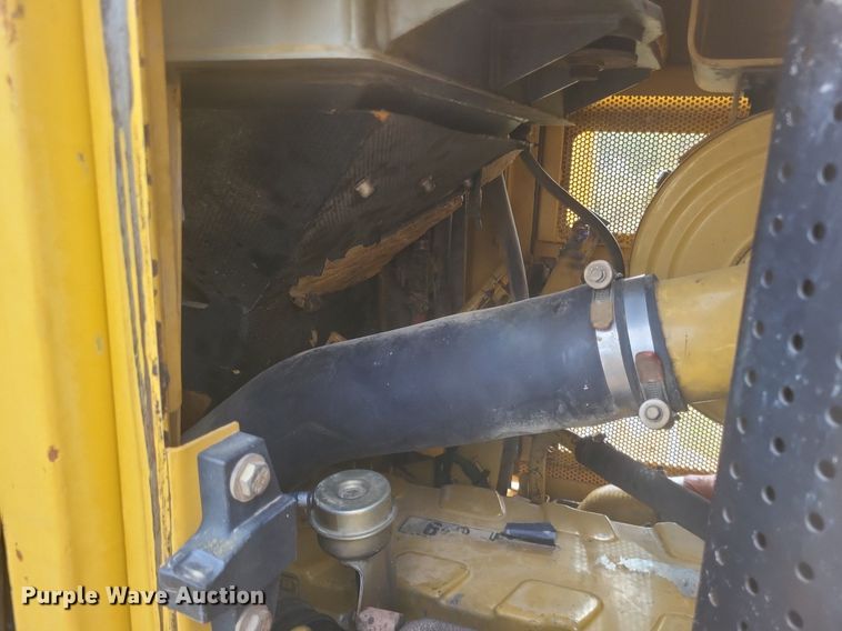 image for item DO4700 2004 Caterpillar D6R XW Series II  dozer