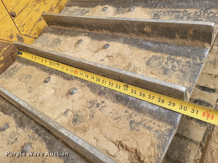 image for item DO4700 2004 Caterpillar D6R XW Series II  dozer