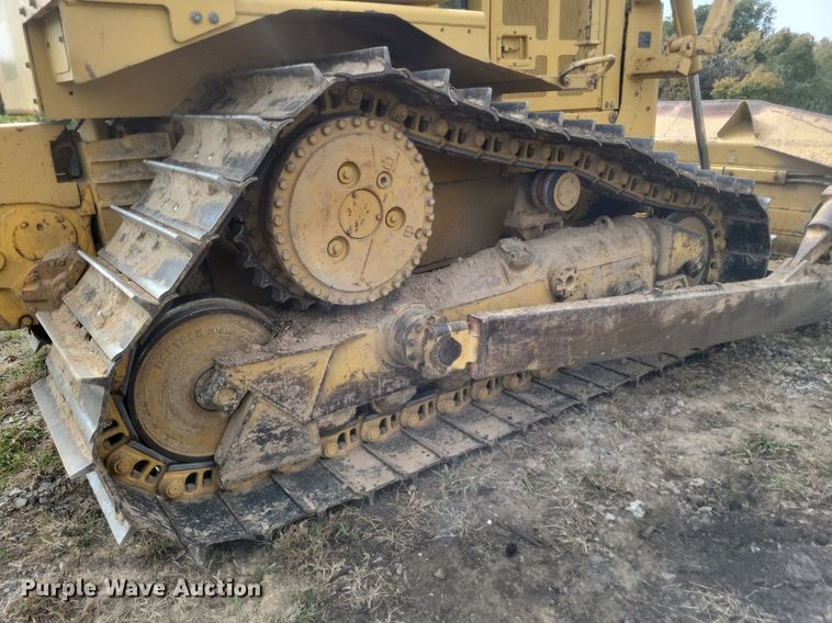 image for item DO4700 2004 Caterpillar D6R XW Series II  dozer