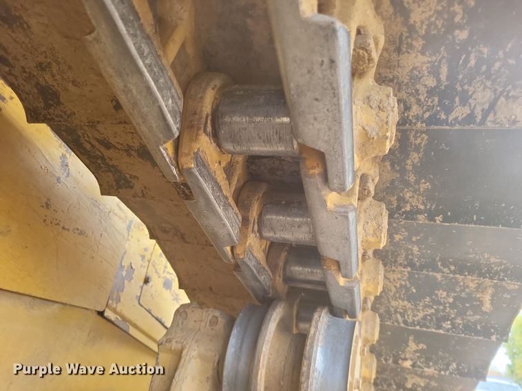 image for item DO4700 2004 Caterpillar D6R XW Series II  dozer