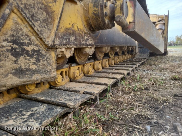 image for item DO4700 2004 Caterpillar D6R XW Series II  dozer