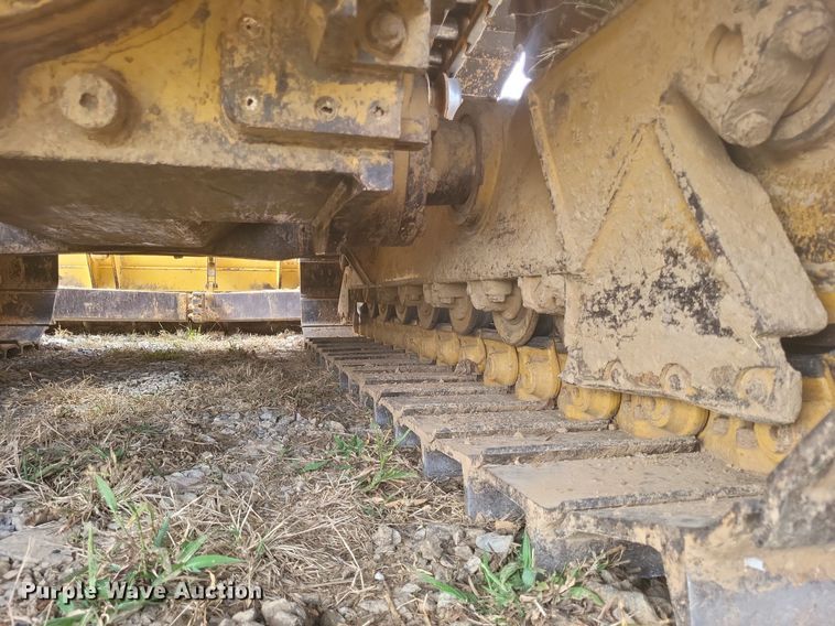 image for item DO4700 2004 Caterpillar D6R XW Series II  dozer