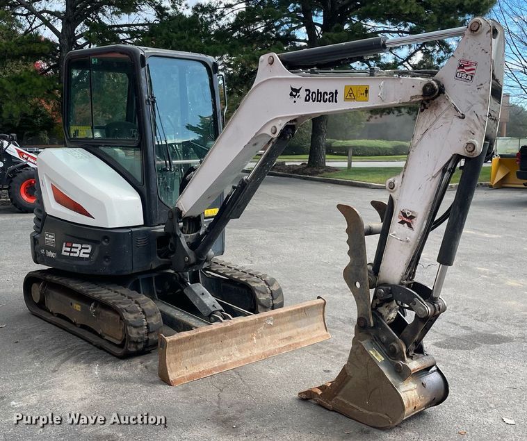 image for item DP0075 2020 Bobcat E32I  mini excavator