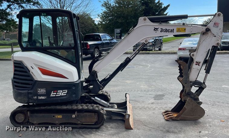 image for item DP0075 2020 Bobcat E32I  mini excavator