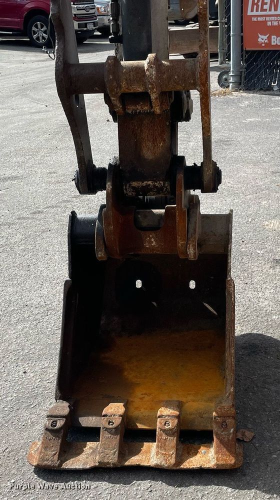 image for item DP0075 2020 Bobcat E32I  mini excavator