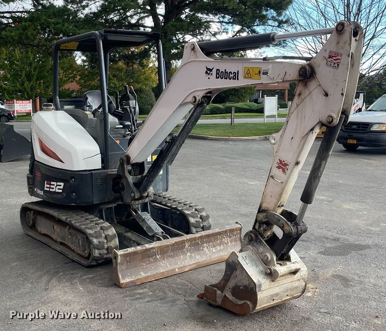 image for item DP0077 2021 Bobcat E32I  mini excavator
