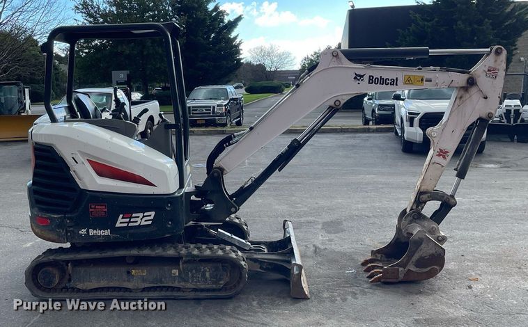 image for item DP0077 2021 Bobcat E32I  mini excavator