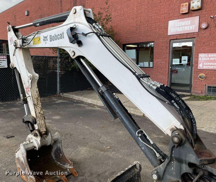 image for item DP0077 2021 Bobcat E32I  mini excavator