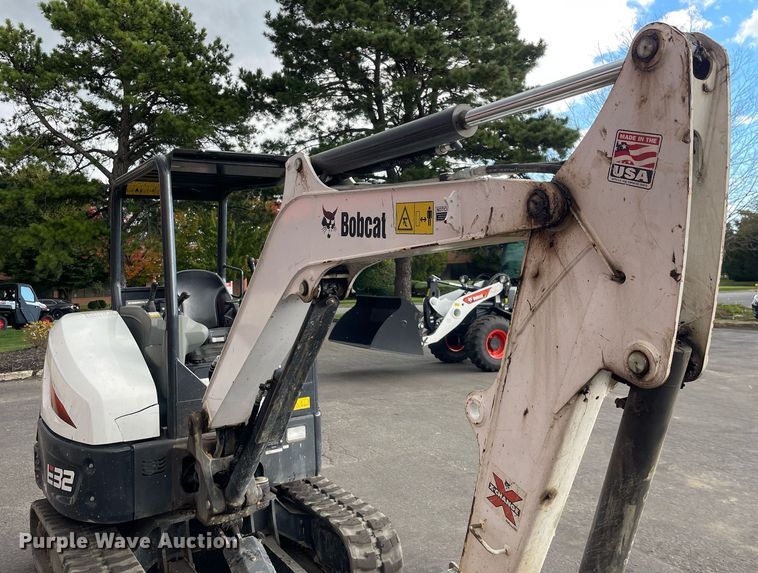image for item DP0077 2021 Bobcat E32I  mini excavator