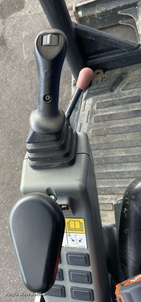 image for item DP0077 2021 Bobcat E32I  mini excavator