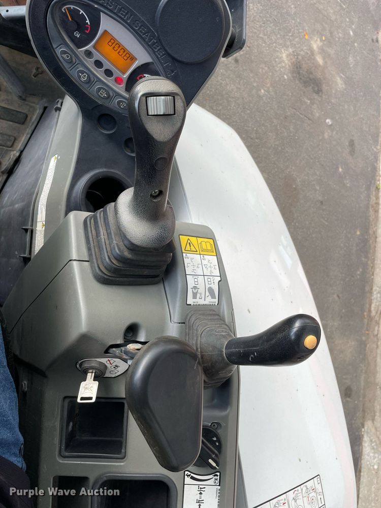 image for item DP0077 2021 Bobcat E32I  mini excavator