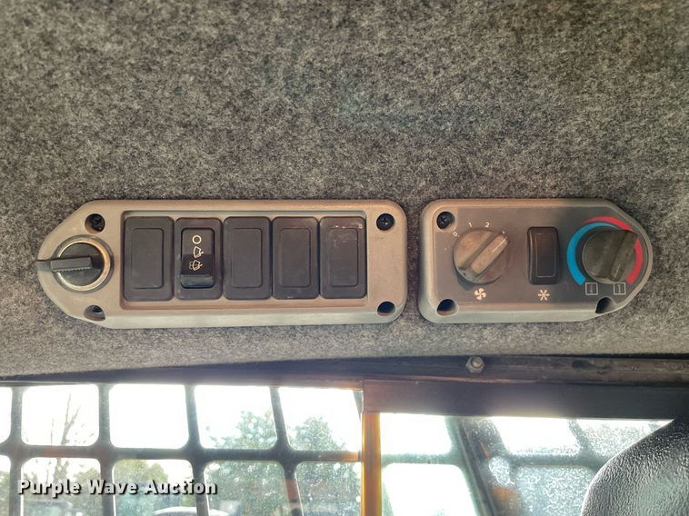 image for item DP0079 2010 Bobcat S150  skid steer loader