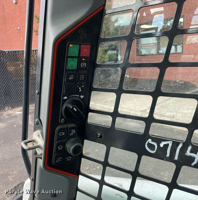 image for item DP0080 2021 Bobcat T66 R Series  tracked skid steer loader