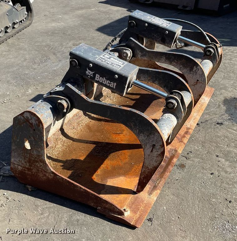 image for item DP0100 2021 Bobcat  skid steer grapple bucket