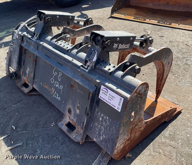 image for item DP0100 2021 Bobcat  skid steer grapple bucket