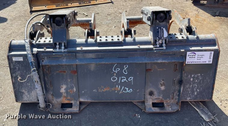 image for item DP0100 2021 Bobcat  skid steer grapple bucket