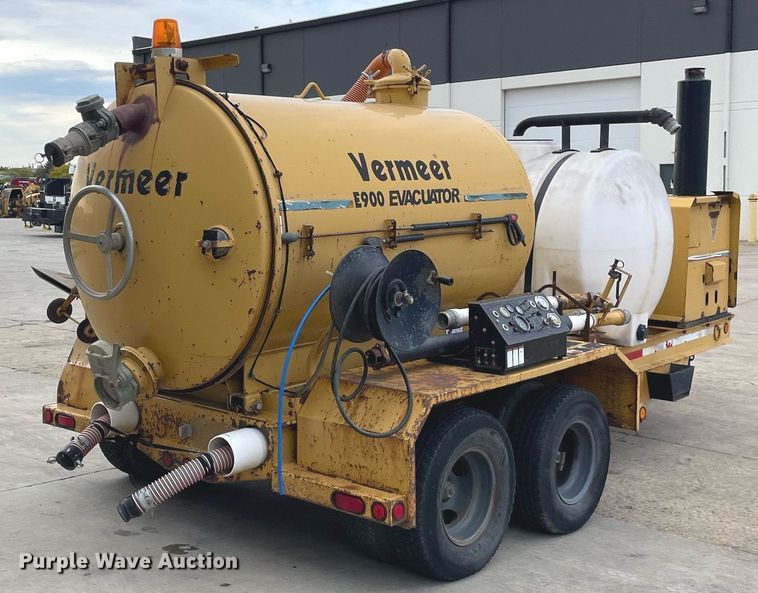 image for item DP0104 2001 Vermeer E900  vacuum excavator