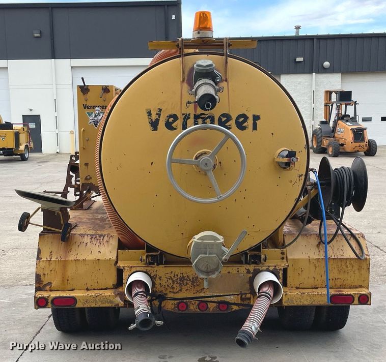 image for item DP0104 2001 Vermeer E900  vacuum excavator