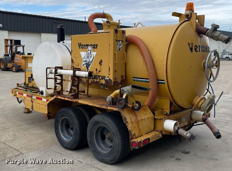 image for item DP0104 2001 Vermeer E900  vacuum excavator