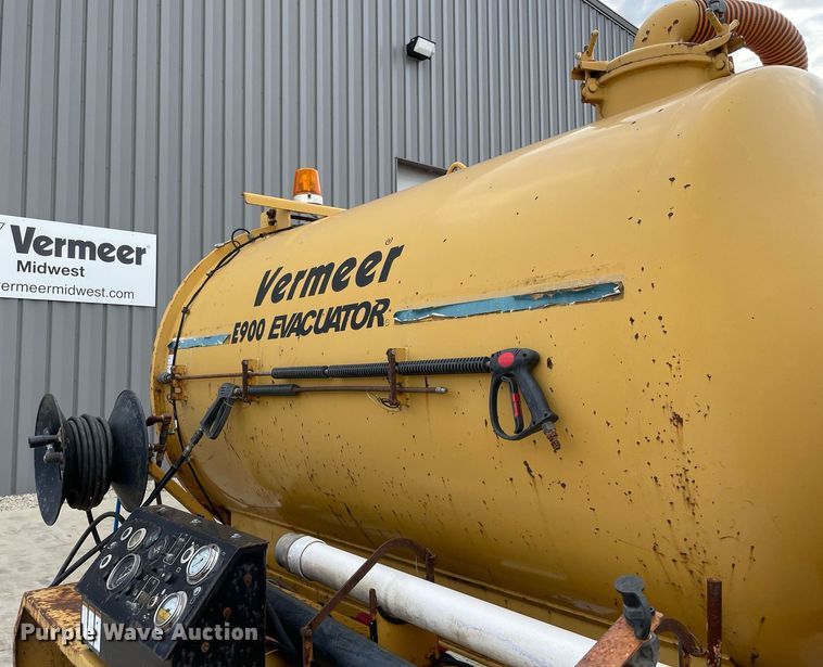 image for item DP0104 2001 Vermeer E900  vacuum excavator