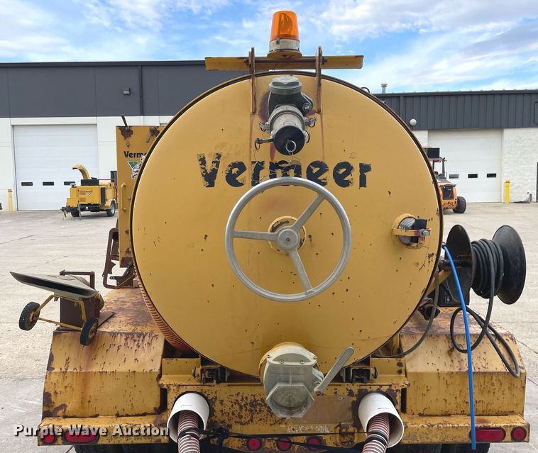 image for item DP0104 2001 Vermeer E900  vacuum excavator