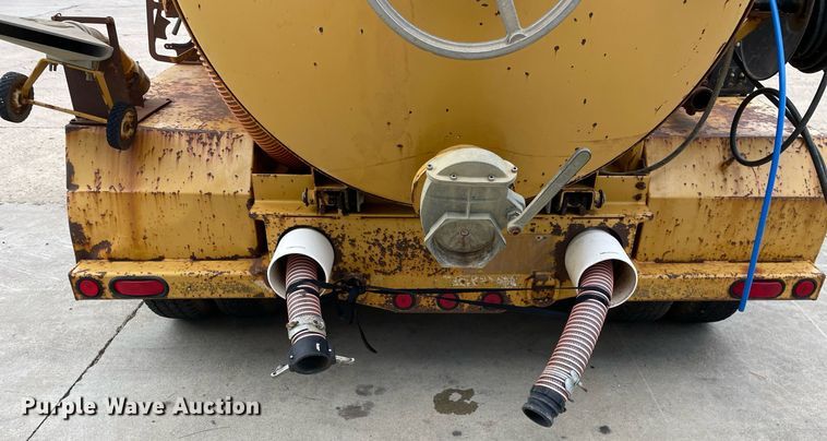 image for item DP0104 2001 Vermeer E900  vacuum excavator