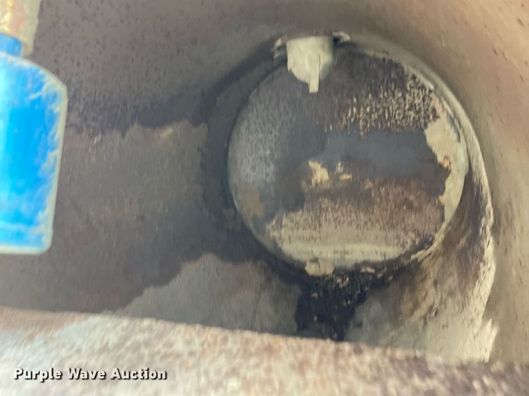 image for item DP0104 2001 Vermeer E900  vacuum excavator