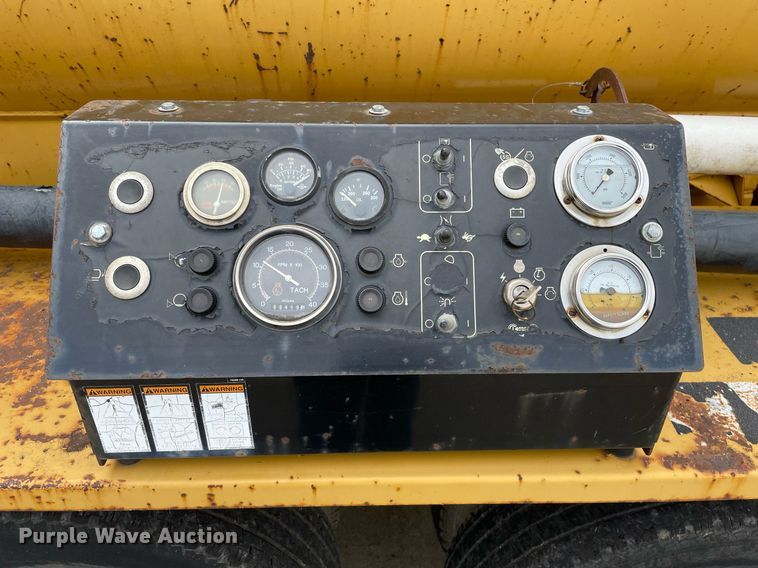 image for item DP0104 2001 Vermeer E900  vacuum excavator