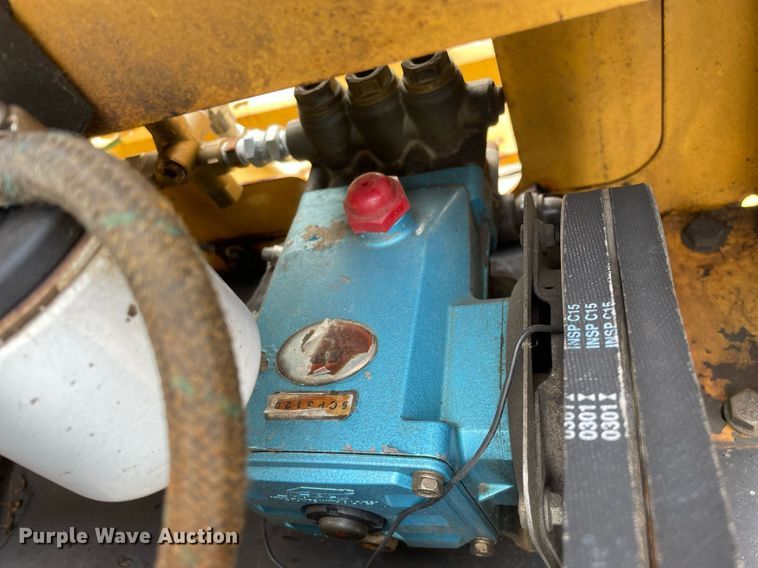 image for item DP0104 2001 Vermeer E900  vacuum excavator