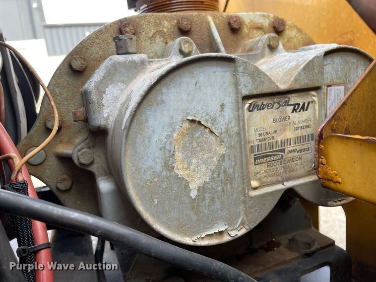 image for item DP0104 2001 Vermeer E900  vacuum excavator