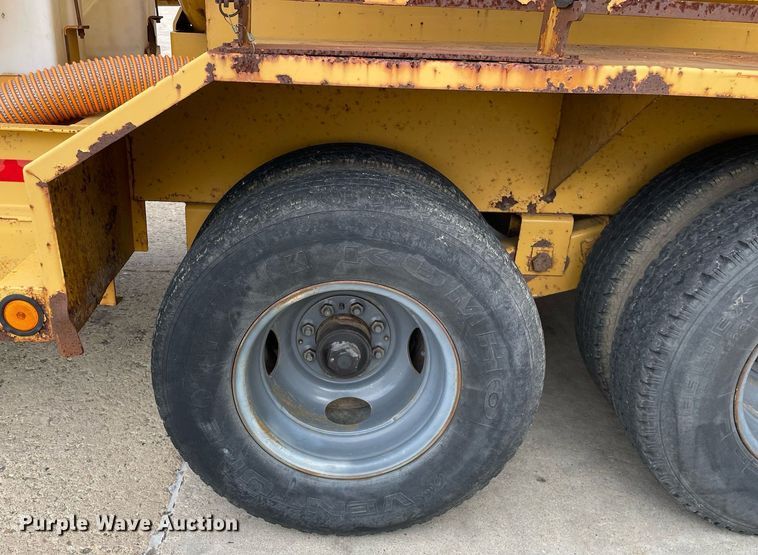 image for item DP0104 2001 Vermeer E900  vacuum excavator