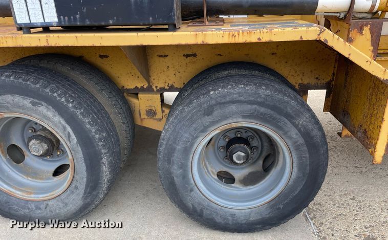 image for item DP0104 2001 Vermeer E900  vacuum excavator