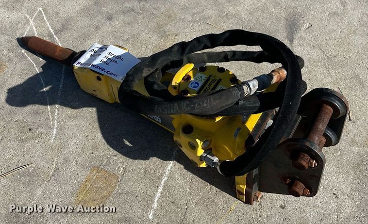 image for item DP0115 2015 Atlas Copco SB102  breaker