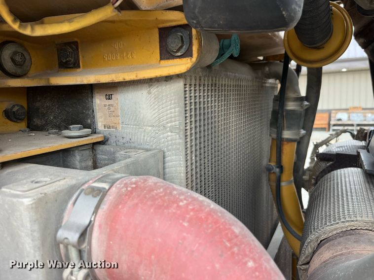 image for item DP2117 2013 Caterpillar D6TXW  dozer