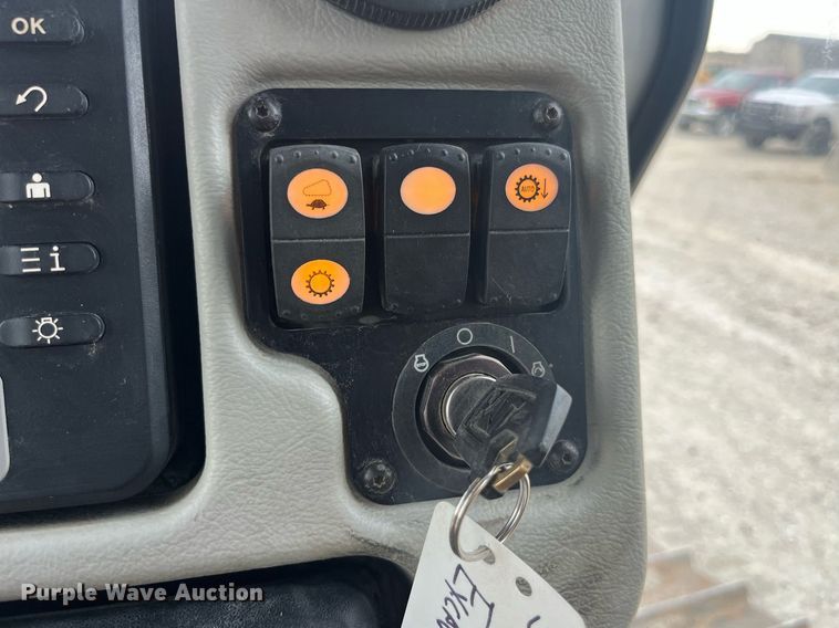 image for item DP2117 2013 Caterpillar D6TXW  dozer