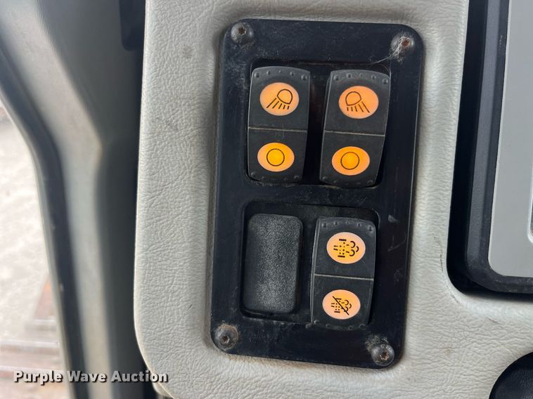 image for item DP2117 2013 Caterpillar D6TXW  dozer