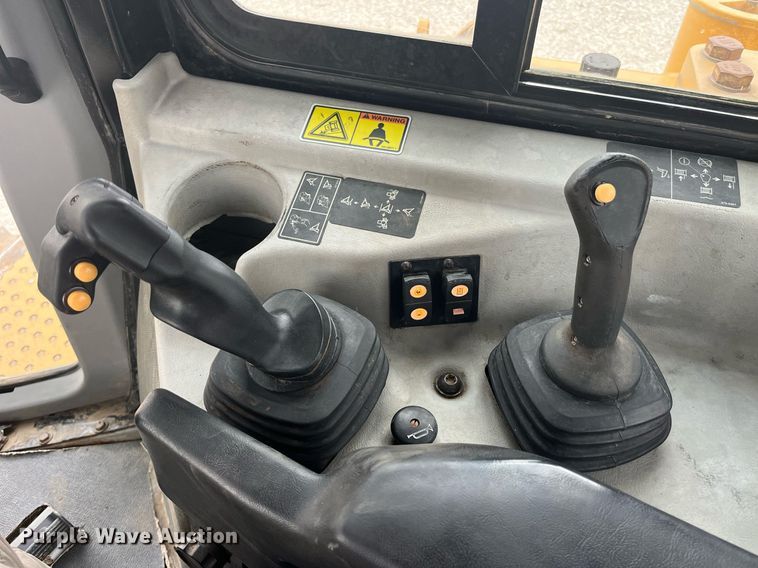 image for item DP2117 2013 Caterpillar D6TXW  dozer