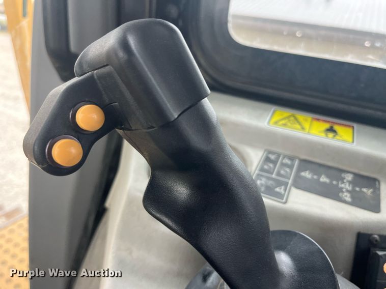 image for item DP2117 2013 Caterpillar D6TXW  dozer