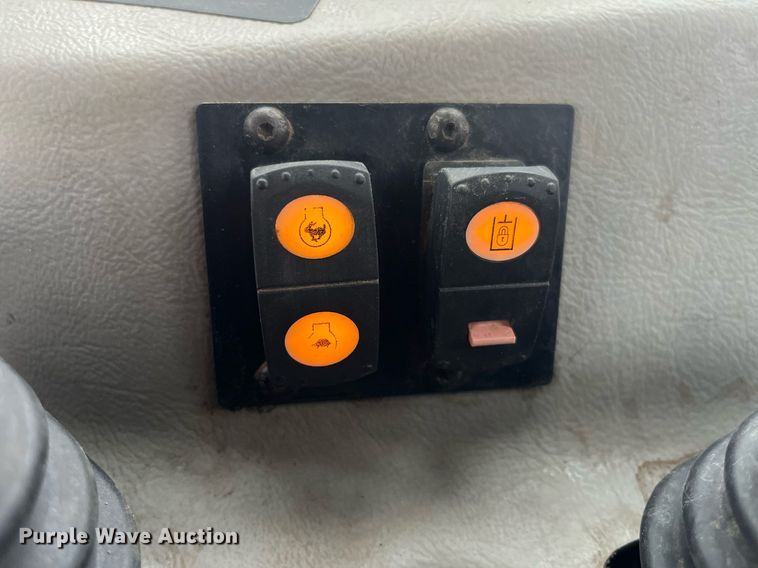 image for item DP2117 2013 Caterpillar D6TXW  dozer