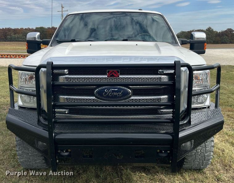 image for item DP2118 2016 Ford F350 Super Duty Lariat Platinum  Crew Cab pickup truck