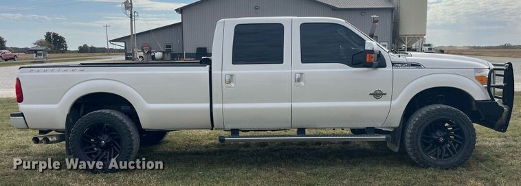 image for item DP2118 2016 Ford F350 Super Duty Lariat Platinum  Crew Cab pickup truck