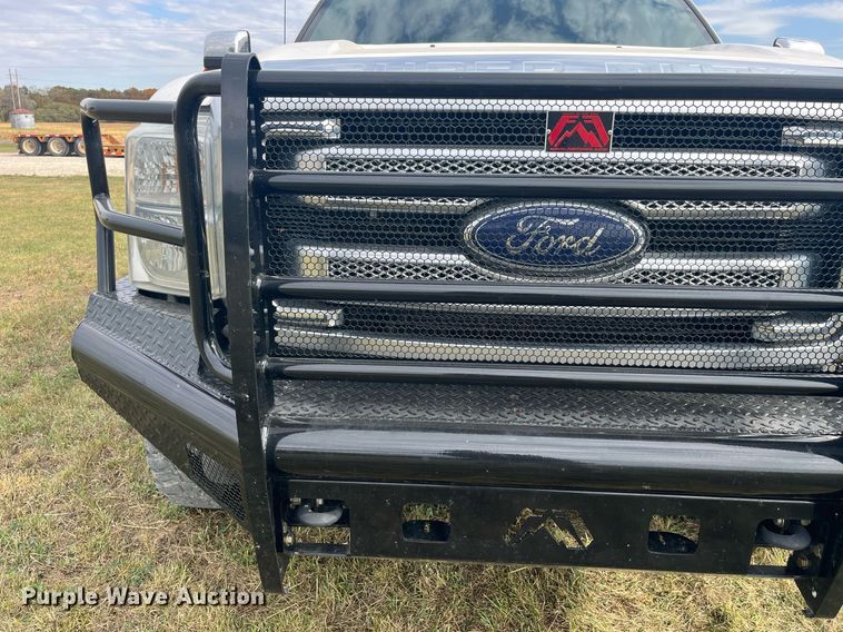 image for item DP2118 2016 Ford F350 Super Duty Lariat Platinum  Crew Cab pickup truck