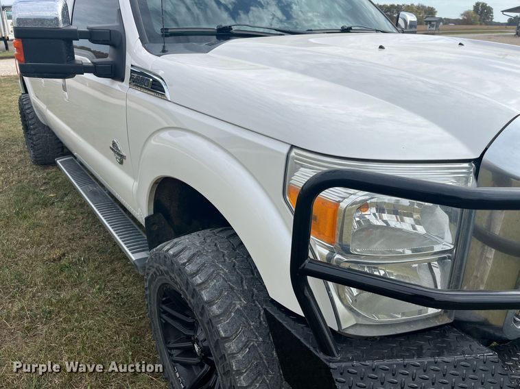 image for item DP2118 2016 Ford F350 Super Duty Lariat Platinum  Crew Cab pickup truck