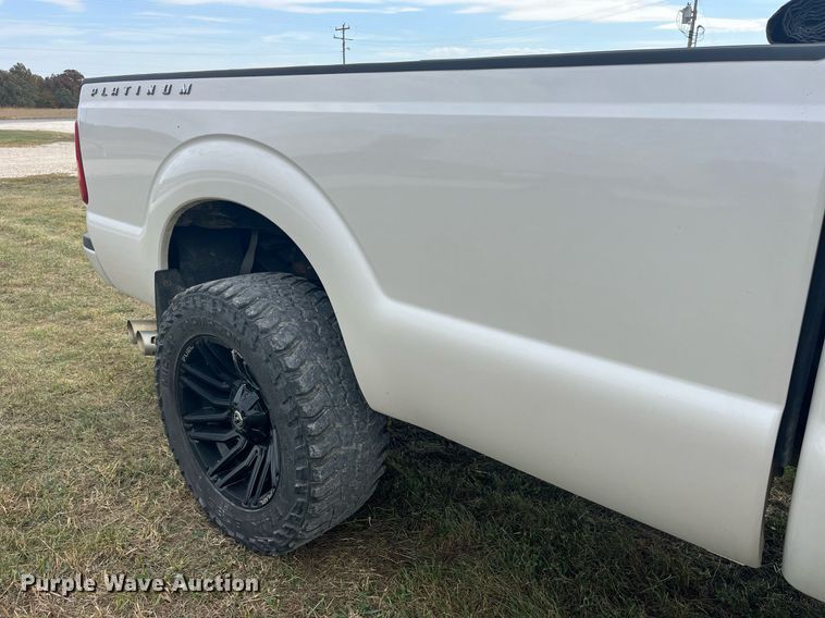 image for item DP2118 2016 Ford F350 Super Duty Lariat Platinum  Crew Cab pickup truck
