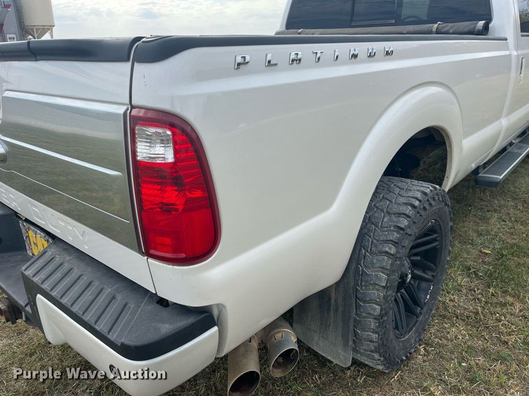 image for item DP2118 2016 Ford F350 Super Duty Lariat Platinum  Crew Cab pickup truck