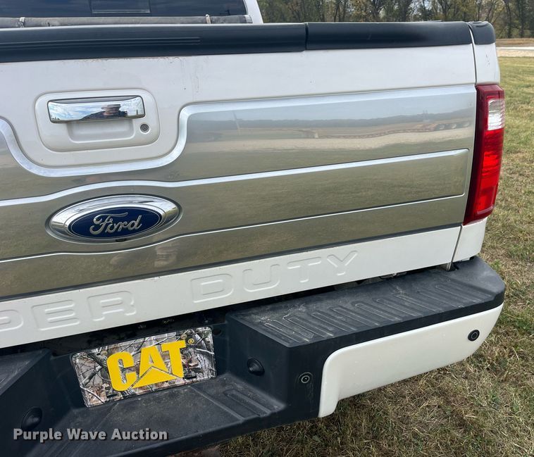 image for item DP2118 2016 Ford F350 Super Duty Lariat Platinum  Crew Cab pickup truck